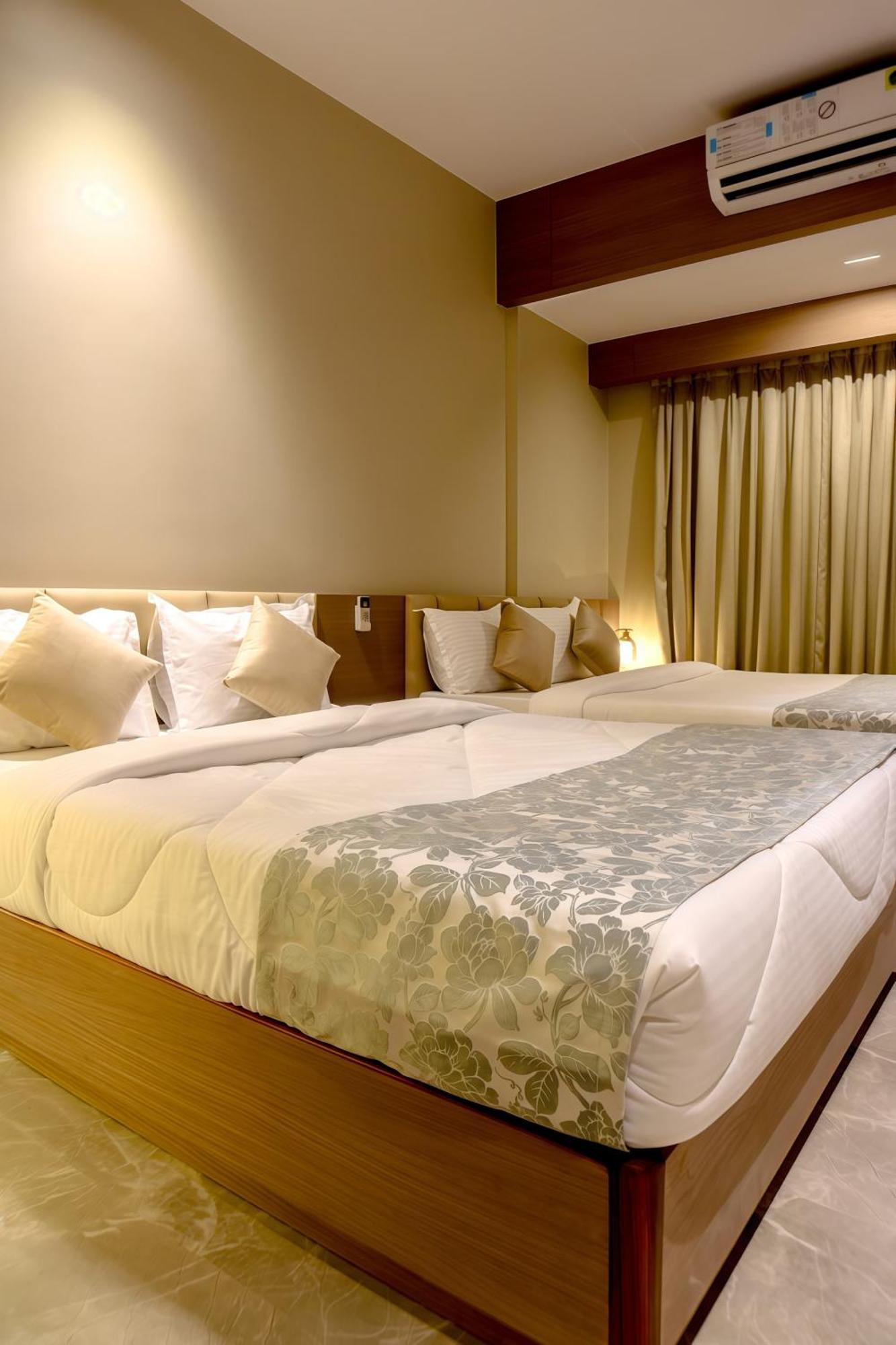 The Falcon Inn Mumbai Exterior foto